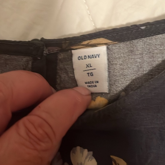 Super cute flowery dress made by old navy size xl - Picture 6 of 6